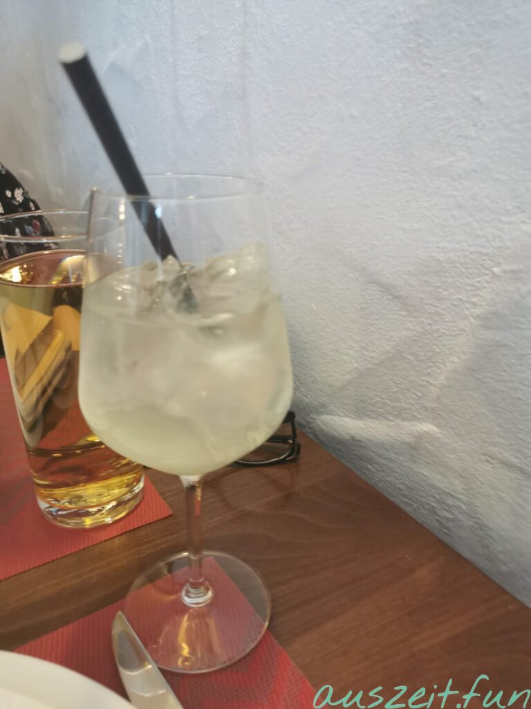 Limoncello Spritz