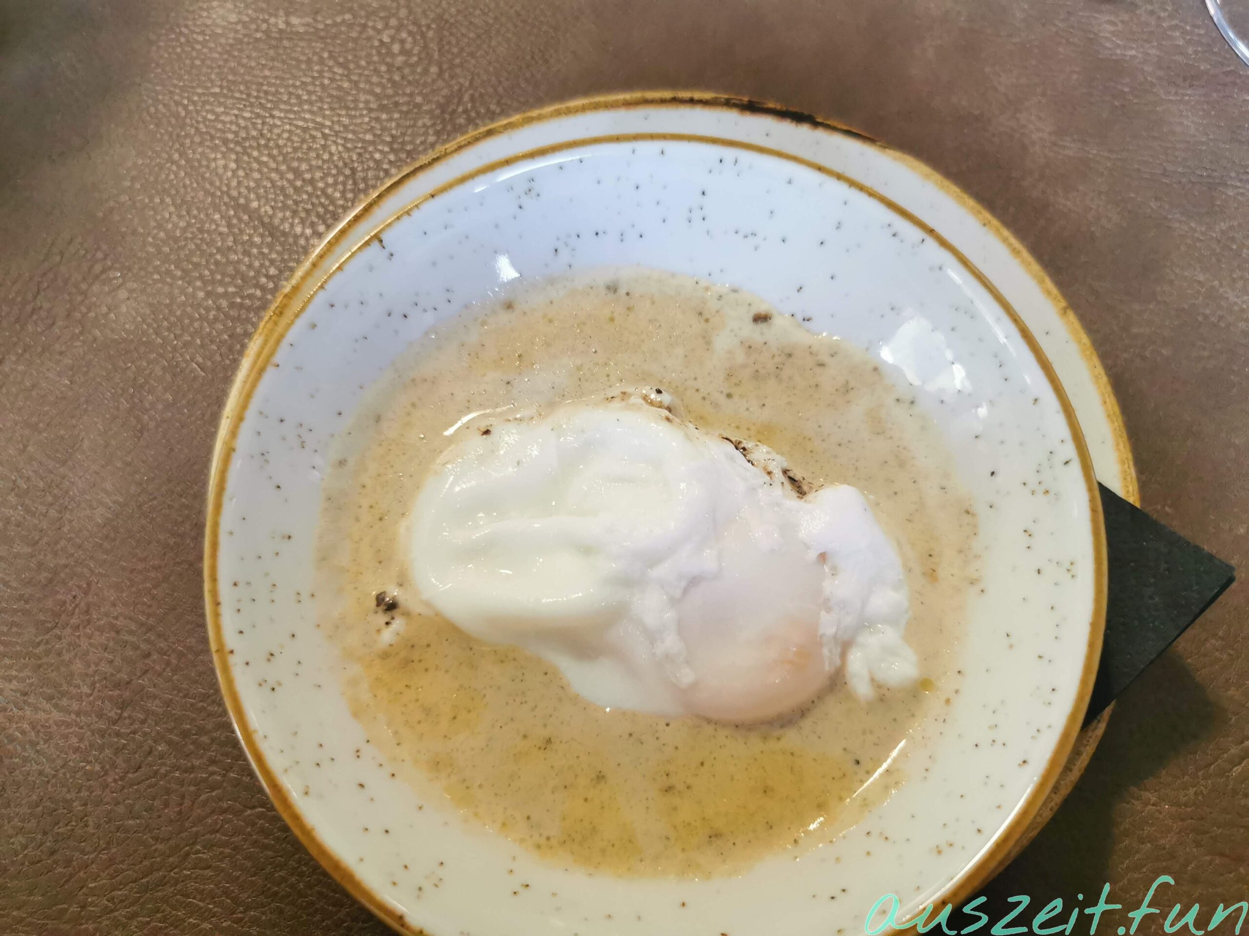 Pochiertes Ei mit Trüffelcremesuppe